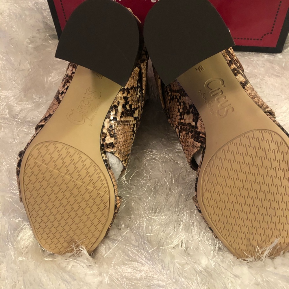 Ezra Dress Sandals 👡 - Picture 8 of 11